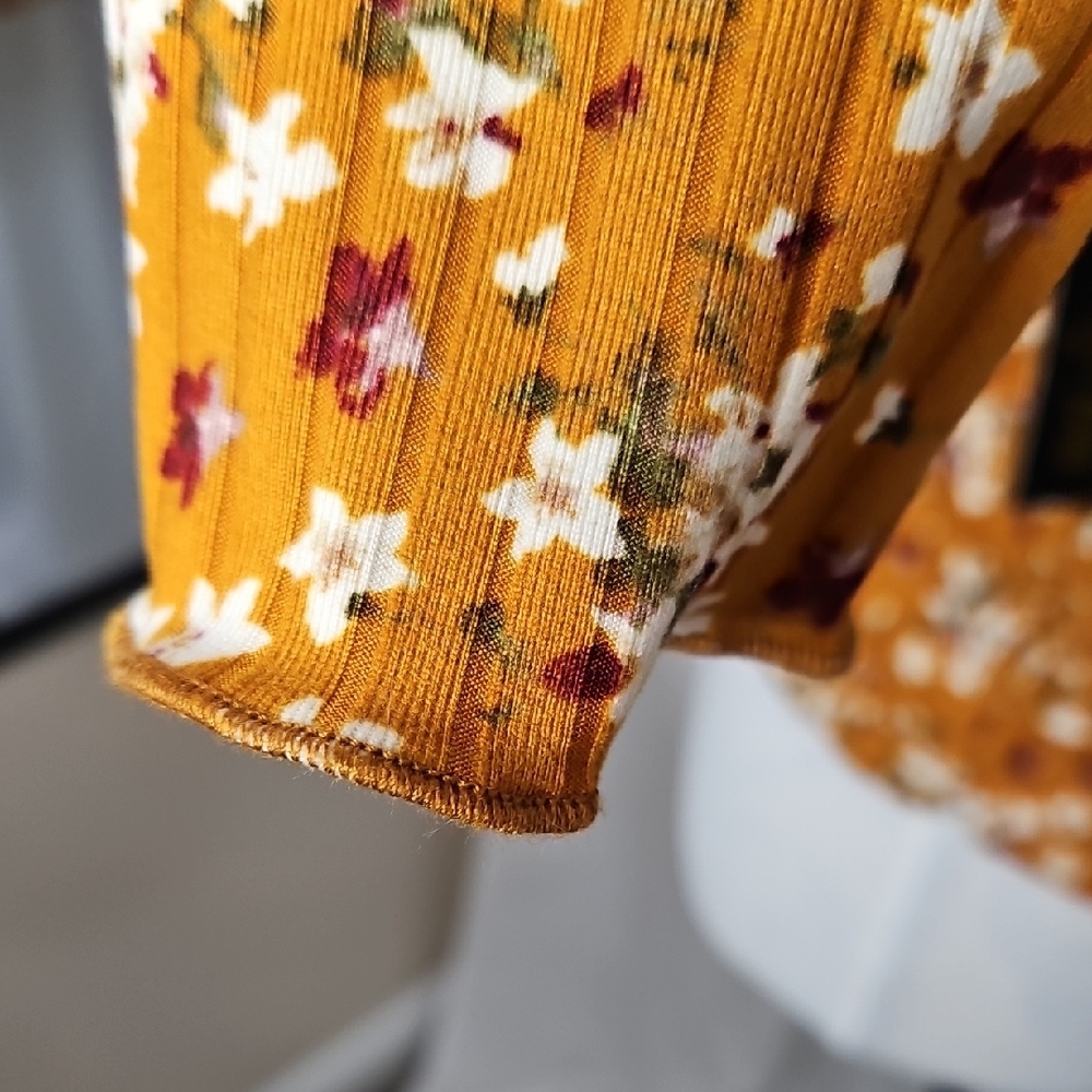 Chic Floral Long Sleeve Blouse in Mustard - Picture 4 of 5